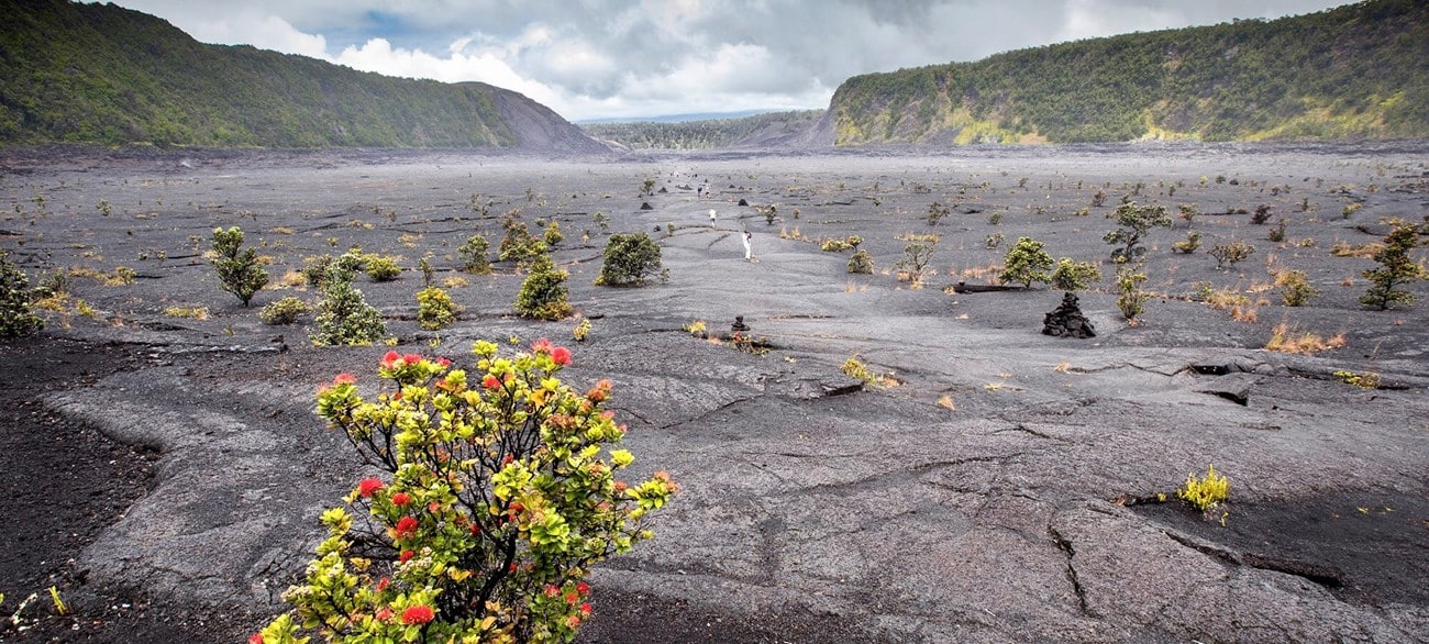 Dry volcanic crater 