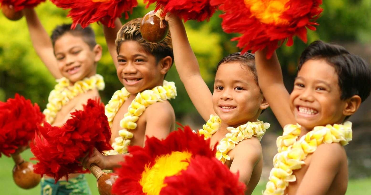 Roberts Hawaii oahu tour Oahu - Polynesian Cultural Center - Islands of Polynesia & HĀ Show Package with Circle Island Tour