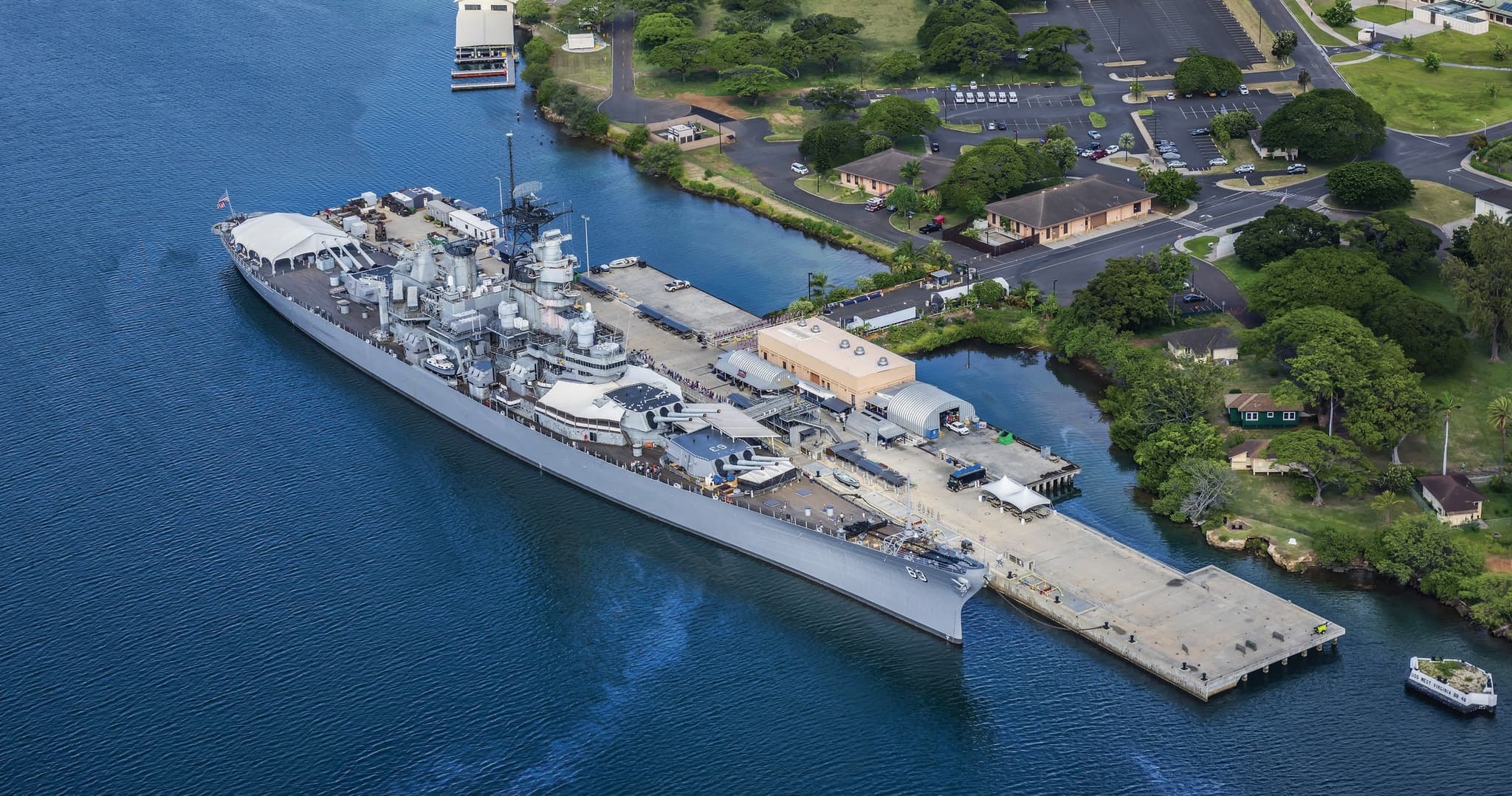 Kahului Maui to Oahu: Pearl Harbor, Arizona Memorial, USS Missouri Tour (A2 OGG-1D)