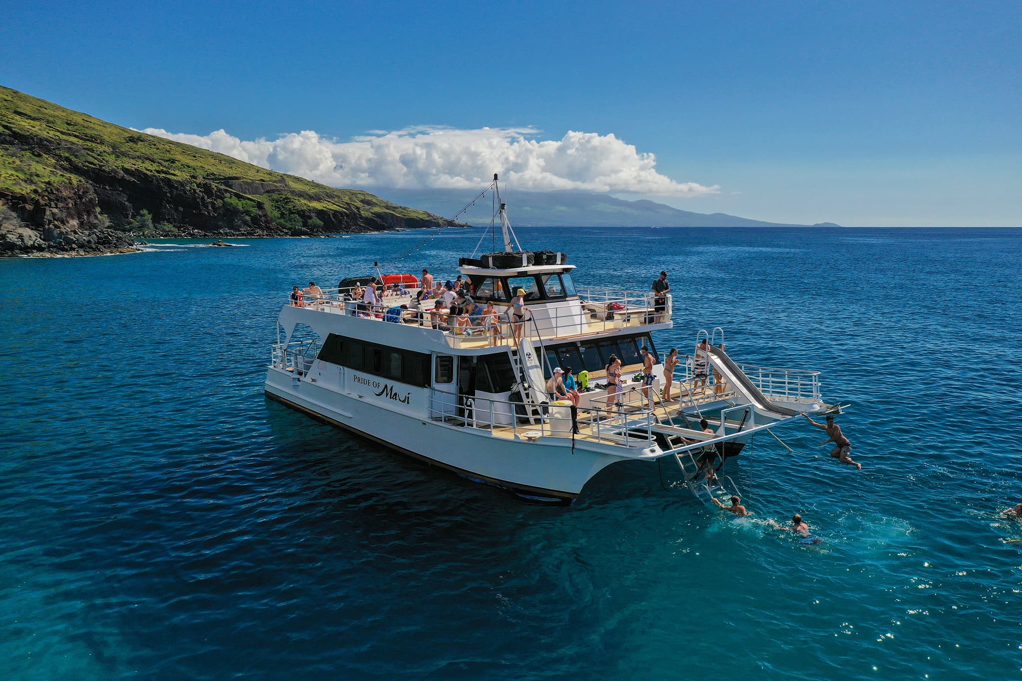 Pride of Maui Maxi Catamaran: Molokini & Turtle Town Snorkel Tour