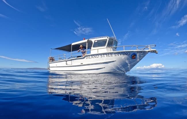 Molokini Crater and 2nd Site Scuba and Snorkel