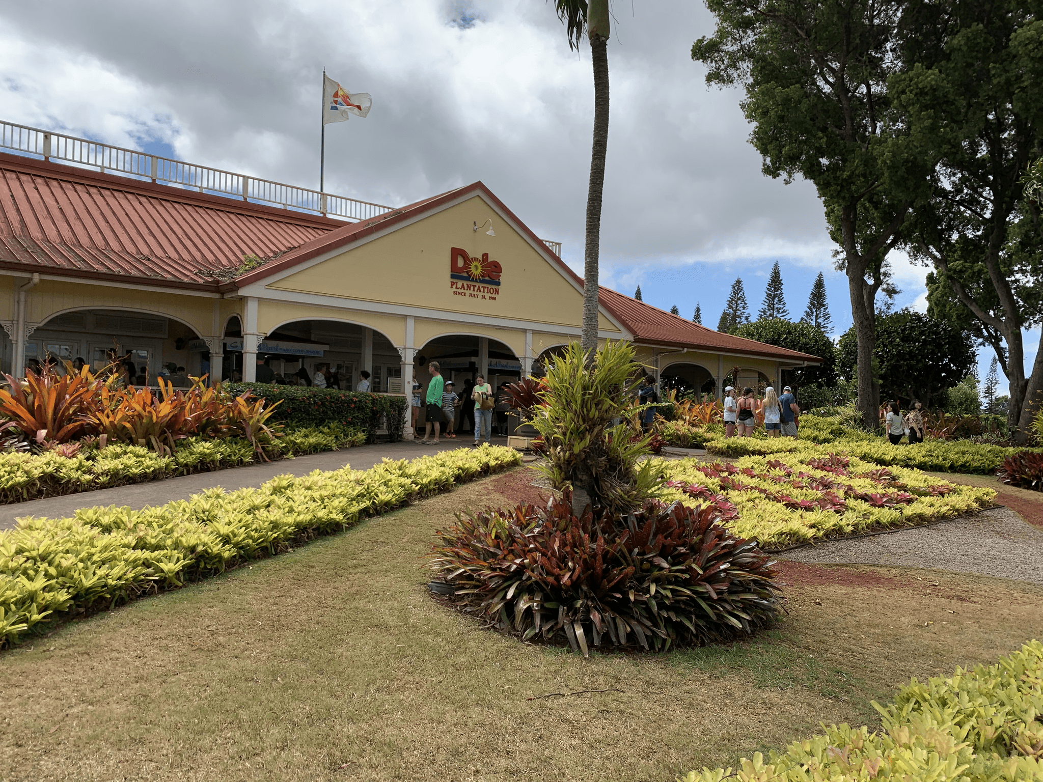 Oahu Tour - Private Dole Pineapple Plantation & Historical Sites