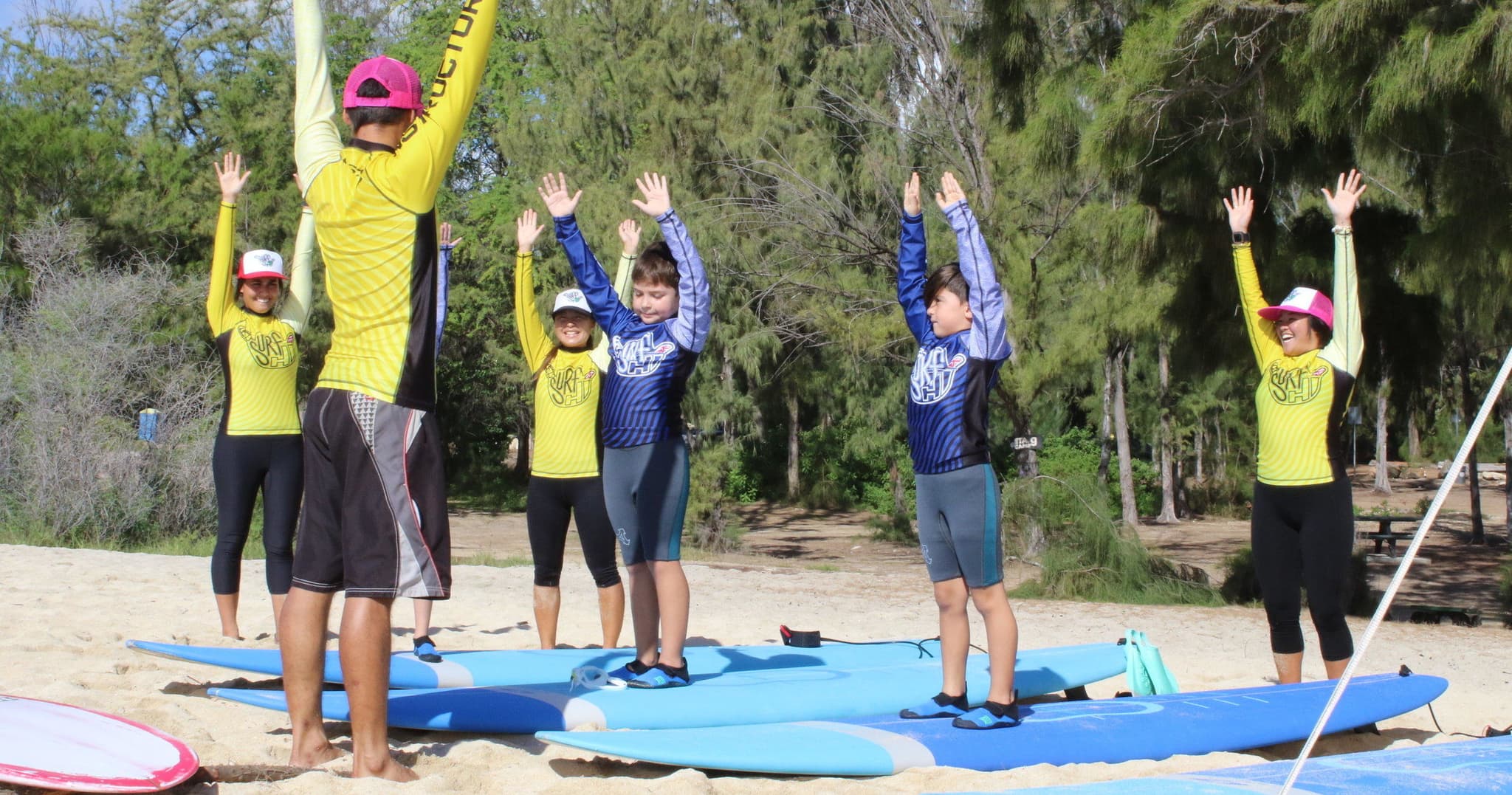 ALA MOANA - 2HRS SURF LESSONS