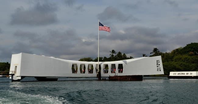 USS Missouri and USS Arizona Pearl Harbor Private Tour