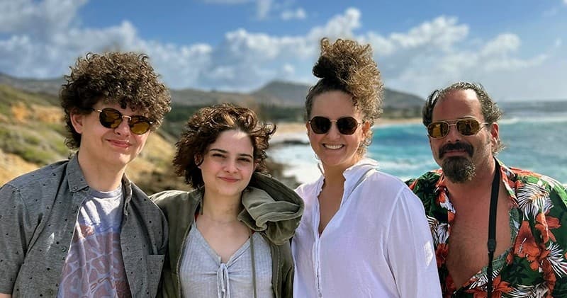 Private Circle Island Tour for up to 7 People