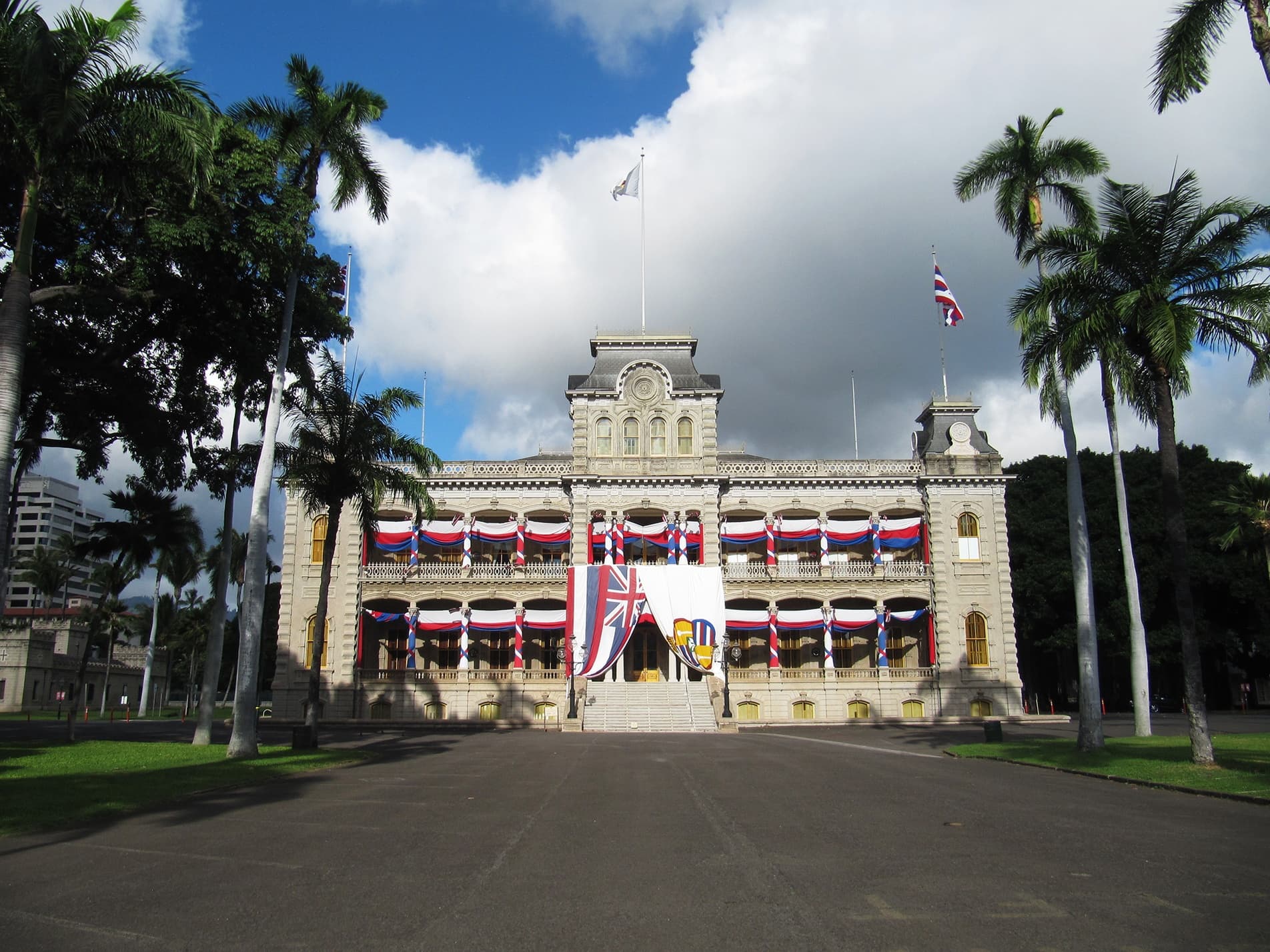 Arizona Memorial, Pearl Harbor and Honolulu City Highlights Tour (2B)