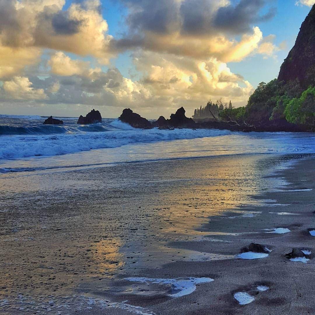Loop Around Hana Jeep Tour (Backside)