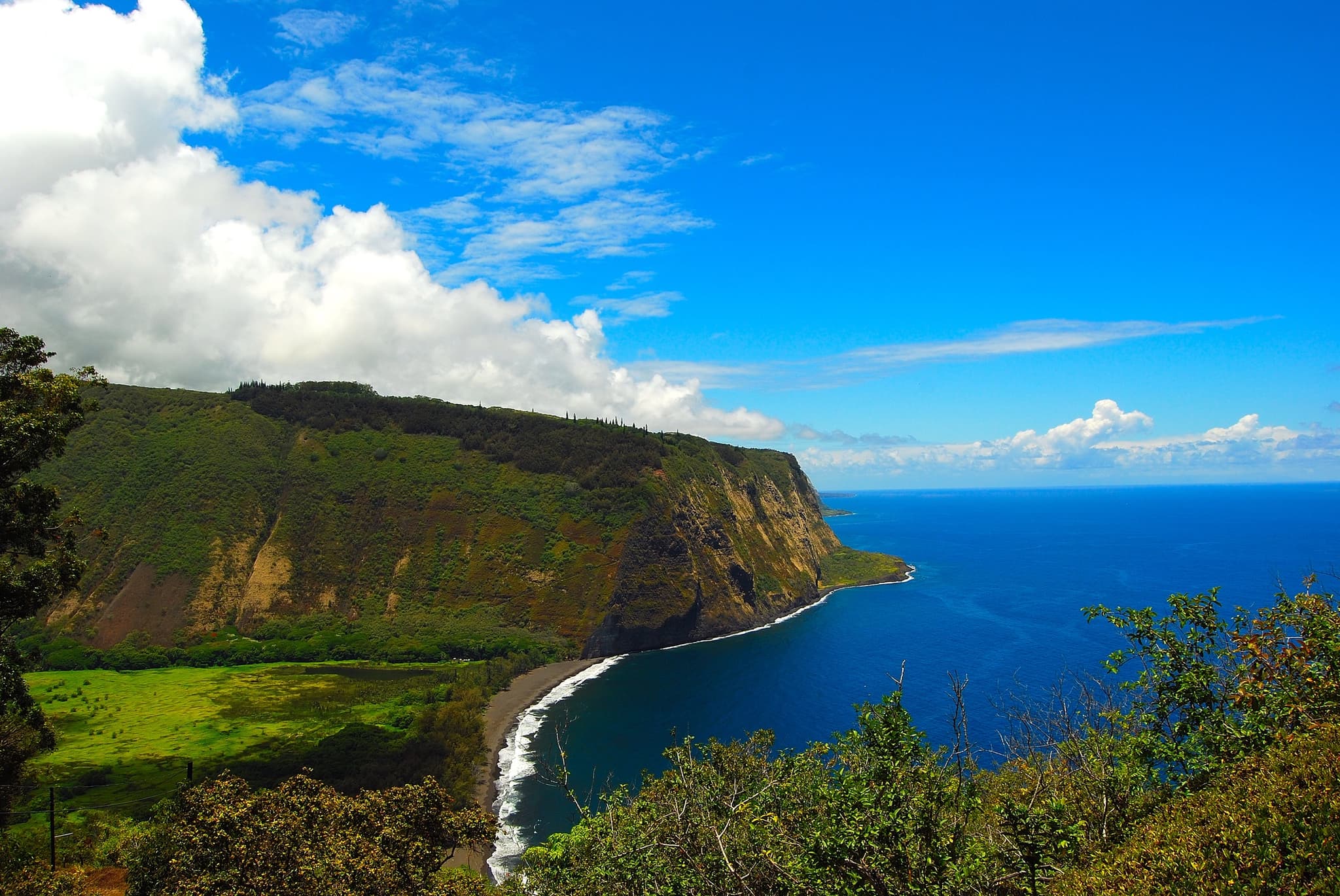 Private Wild and Scenic Hawaii: Waterfalls and Wonders