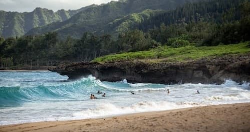 PRIVATE Group to Pearl Harbor Memorial & Battleship Missouri