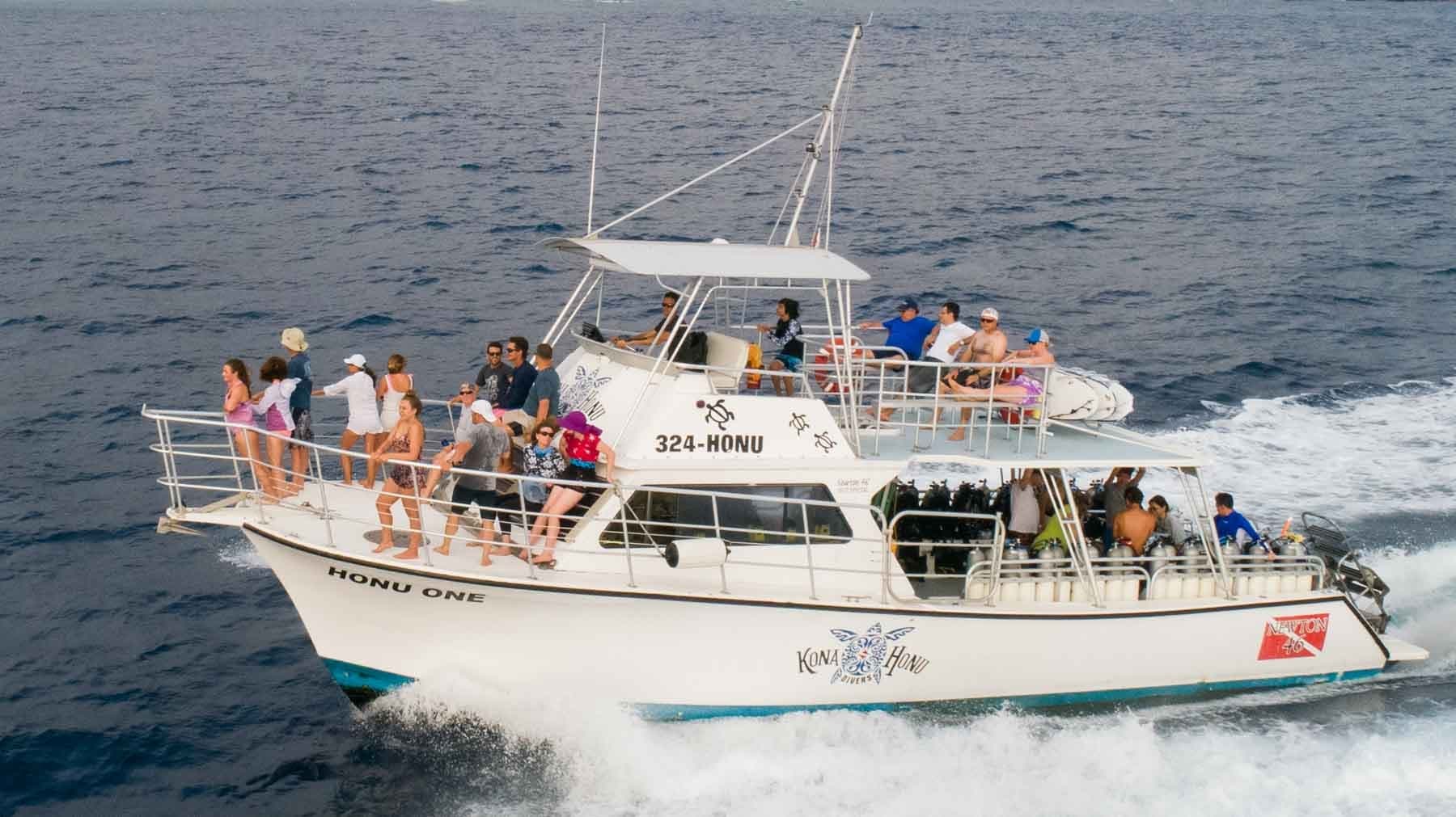 2 Tank Night Manta Dive Charter