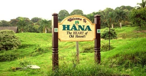 Authentic Hāna Ground Tour - Private Jeep