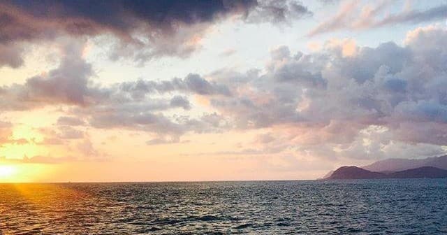 Exclusive Sunset Sail Charter • Sundown