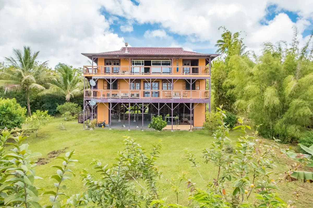 Hawaii Wedding and Elopement Jungle Getaway