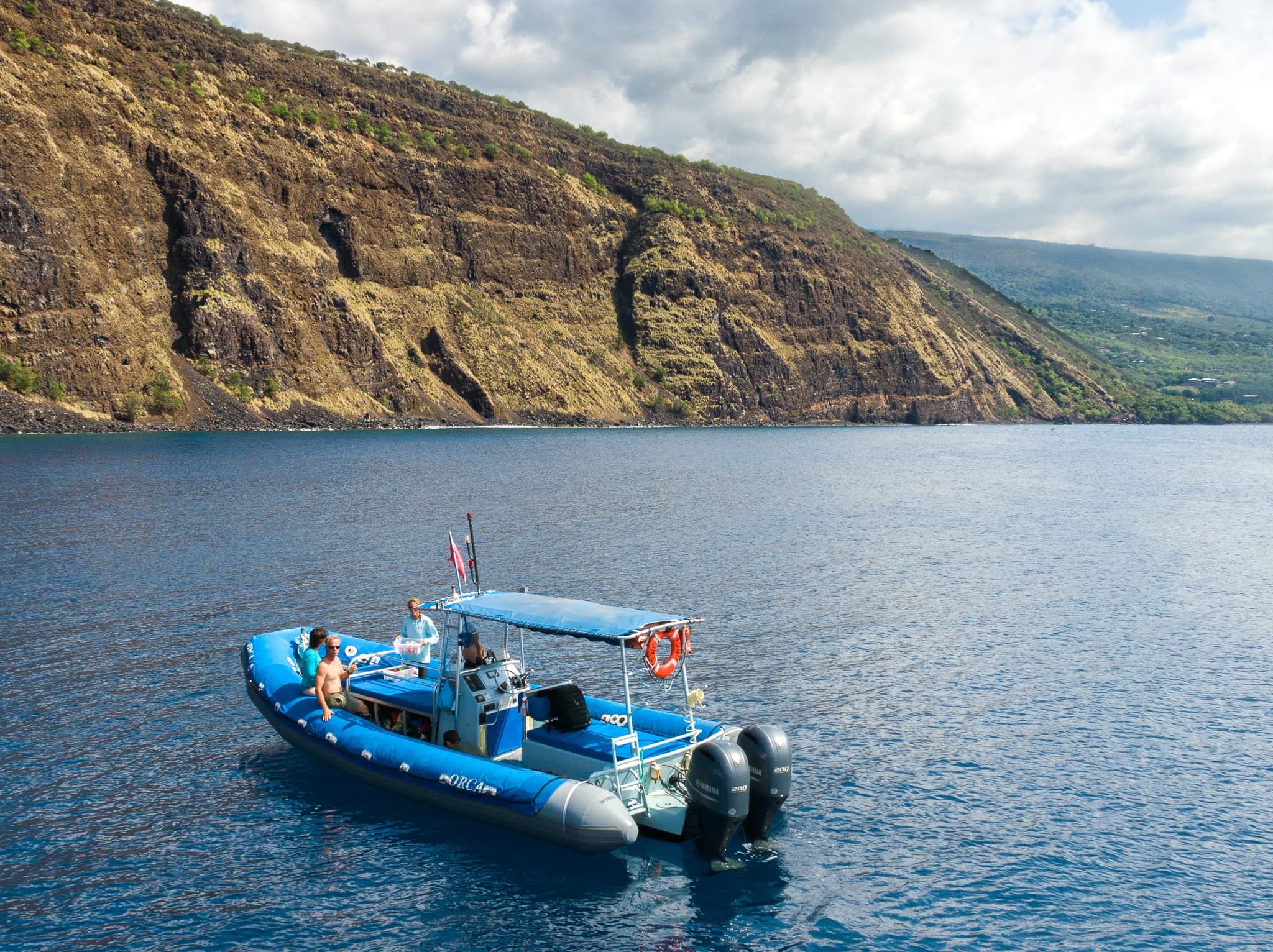 Captain Cook Monument Kealakekua Bay Snorkeling Tour