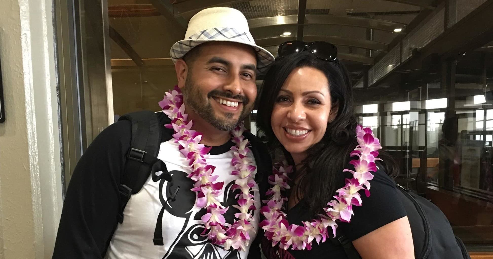 Classic Orchid Lei Greeting - Kona Hawaii Airport