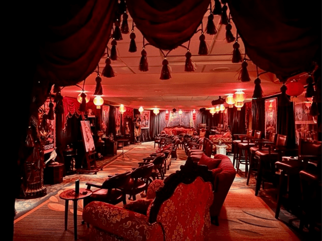 Waikiki Magic Show at Hilton Waikiki Beach Hotel