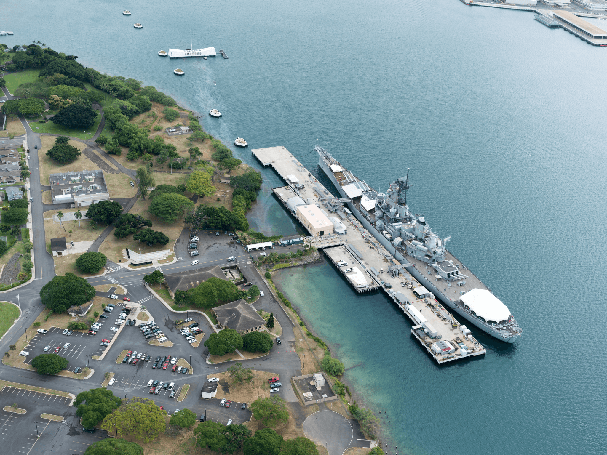 PRIVATE Pearl Harbor: Arizona Memorial, Missouri Battleship & City Tour