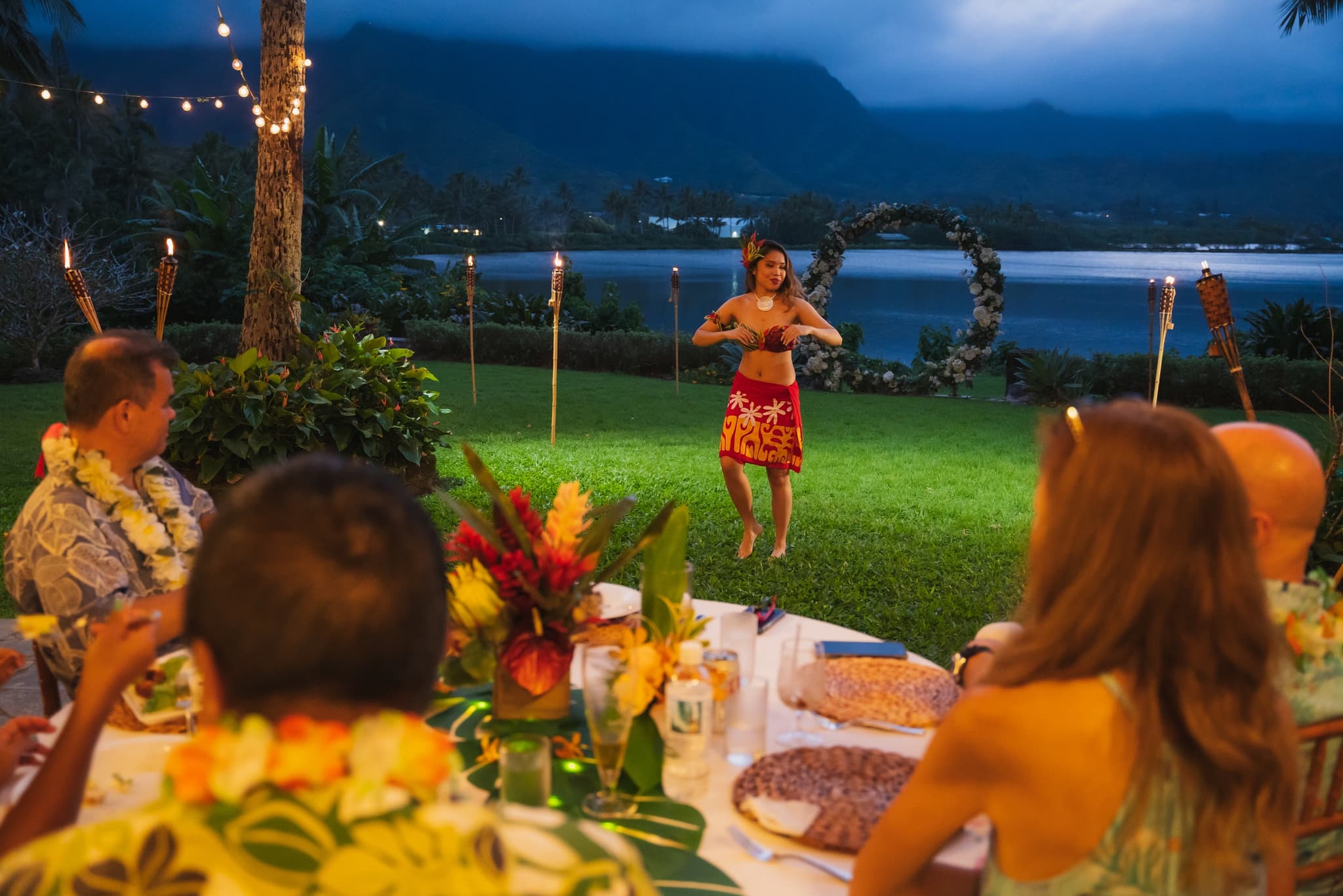 HULA GARDEN / With Transportation