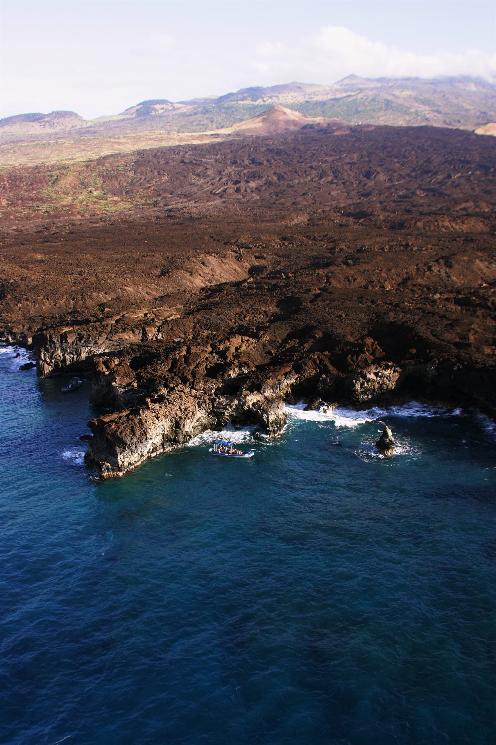 5.5 Hours Sea Caves Along Kanaio Coast & Molokini Snorkel Adventure & Turtle Town