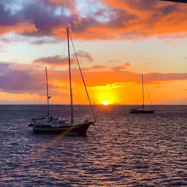 Sunset & Fireworks Dinner Cruise