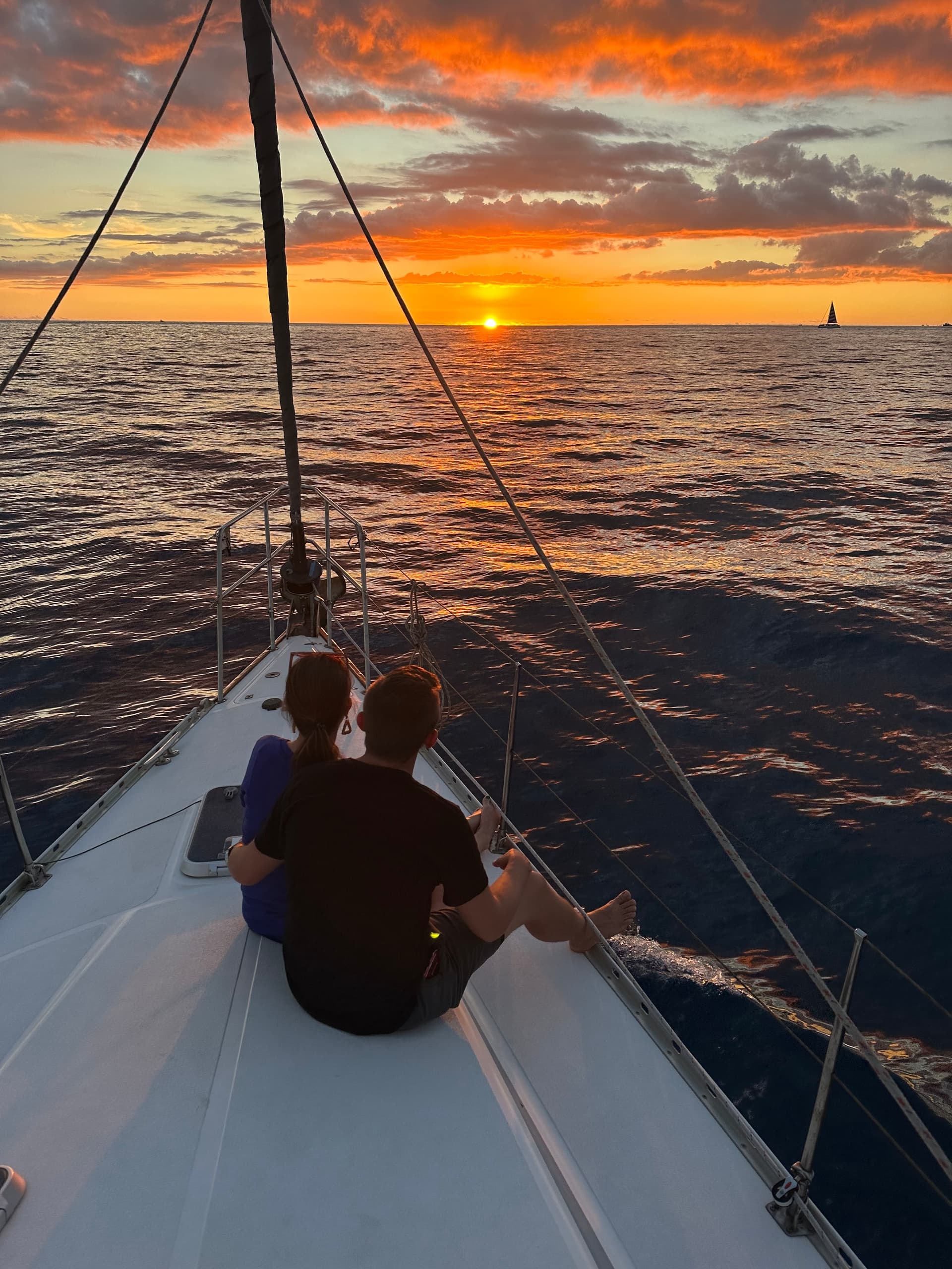 Waikiki Day & Sunset Sail For Couples