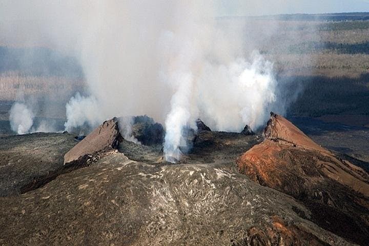 34M- Private Hawaii Volcano and Helicopter Tour from Maui