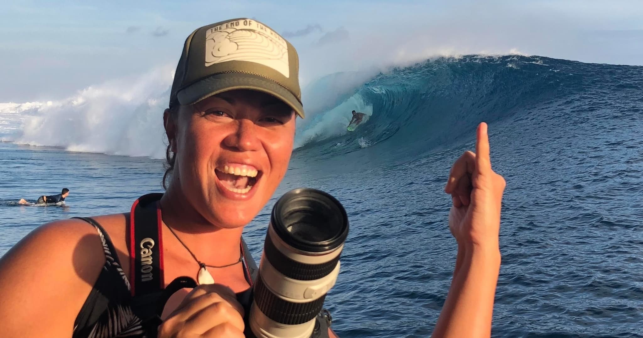 Teahupoo Wave Watching