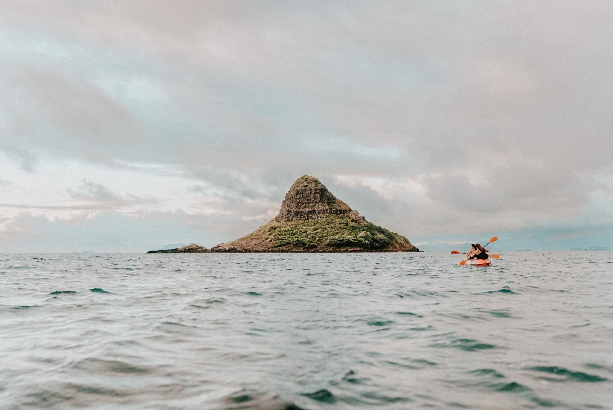Sunrise Self-Guided Kayak Tour to Chinaman's Hat (Mokolii)