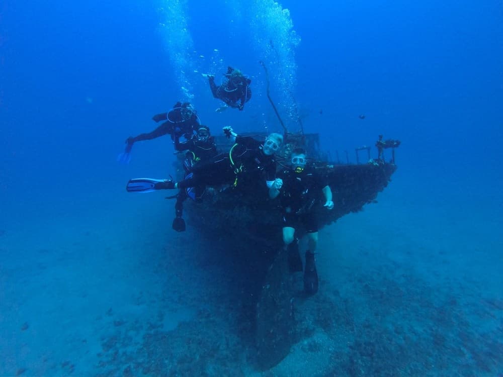 Carthaginian Shipwreck and Mala Pier (15 dive min)