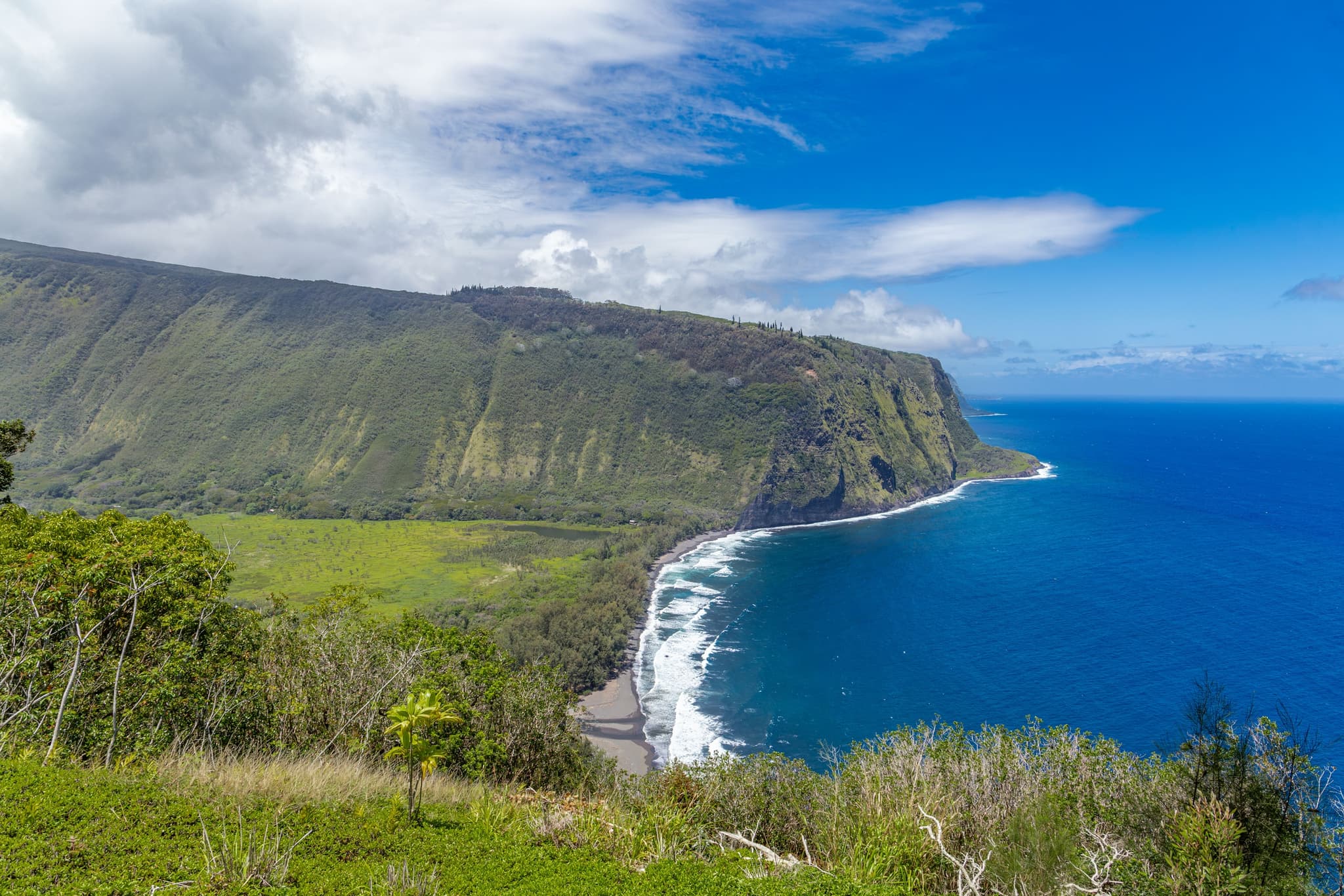 Big Island Waterfalls & Iconic Locations