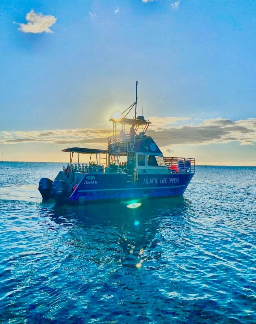 The Twilight Reef Expedition: Two Tank Charter