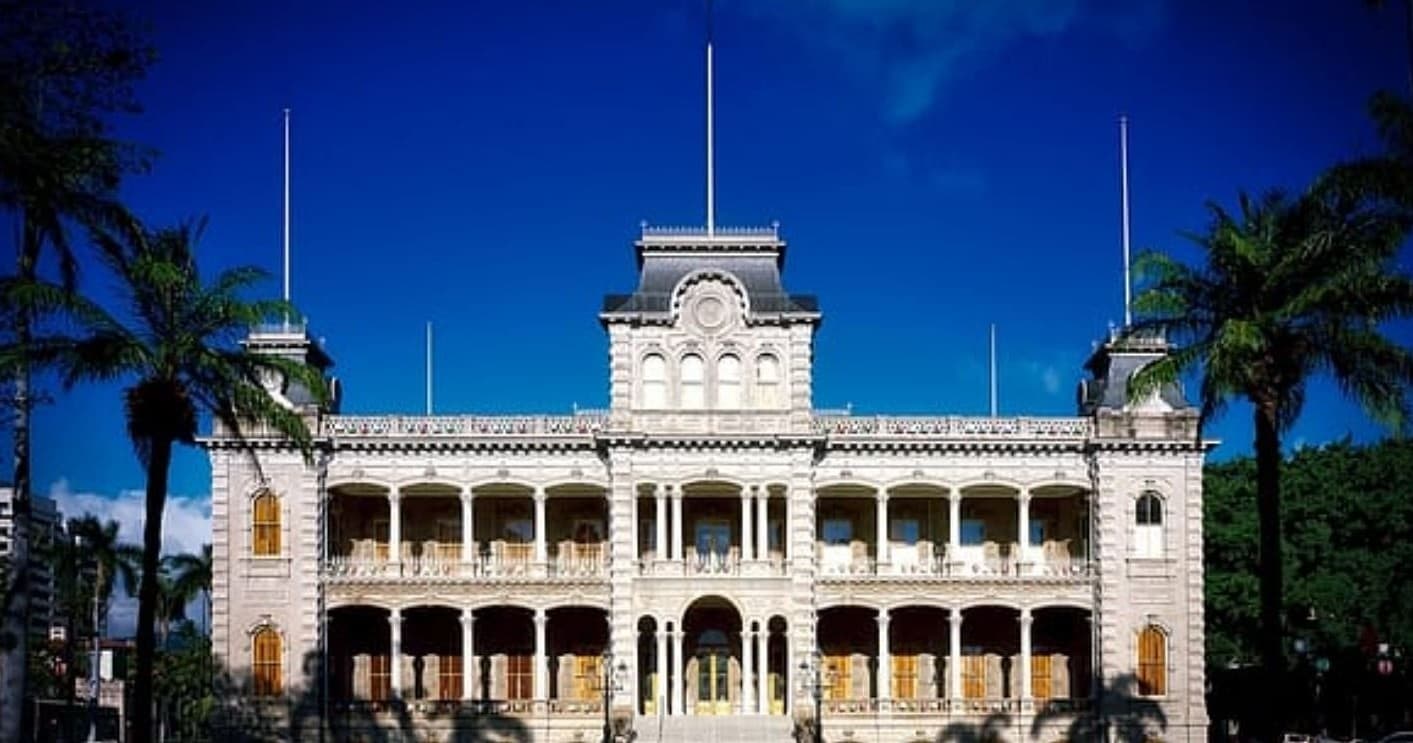 The World Famous Royal "Iolani Palace" & Historic Honolulu- Luxury Limousine Tour!