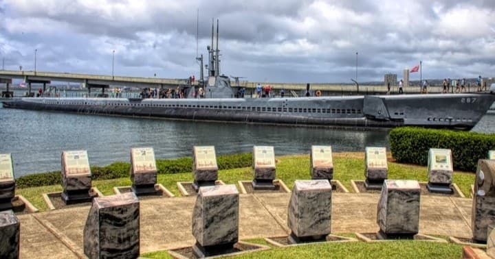 Pearl Harbor -"The USS Arizona Memorial" & Oahu's Historic Royal  Cultural Tour!