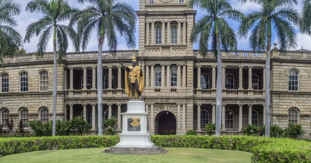 The World Famous Royal "Iolani Palace" & Historic Honolulu- Luxury Limousine Tour!