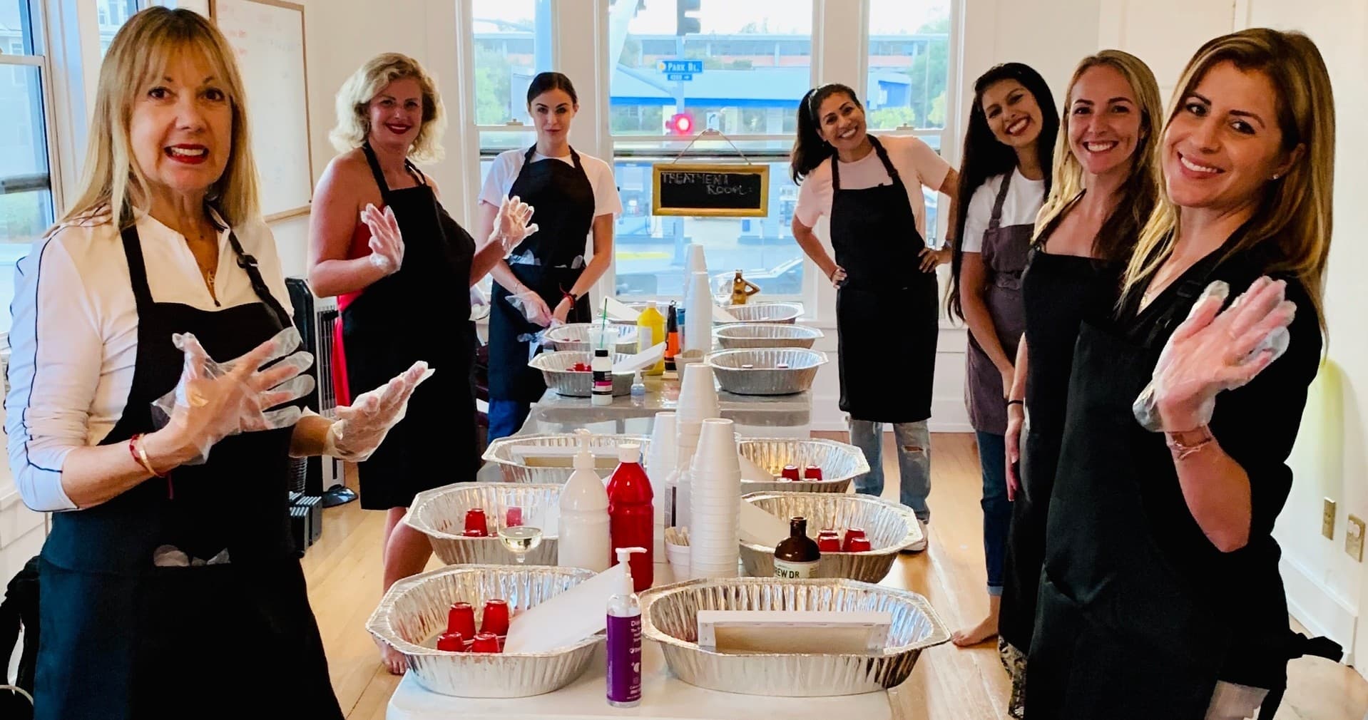 Fluid Acrylic Pour Class • 2 canvases 2 styles