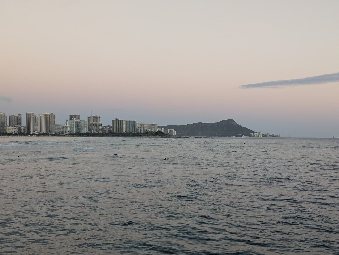 Waikiki Friday Sunset and Fireworks Boat Cruise – BYOB