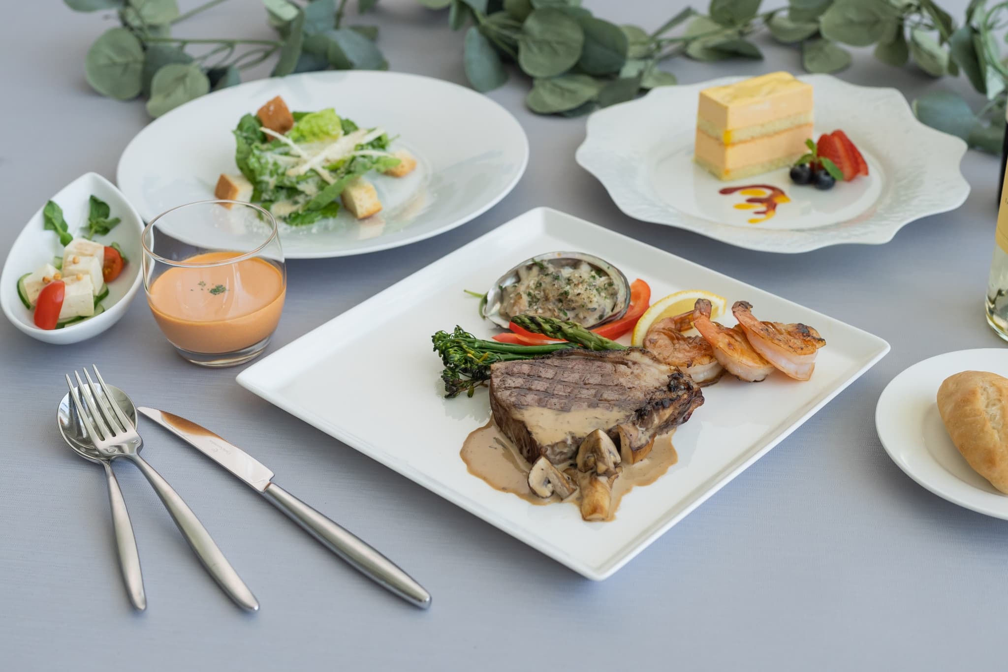 HULA GARDEN / With Transportation