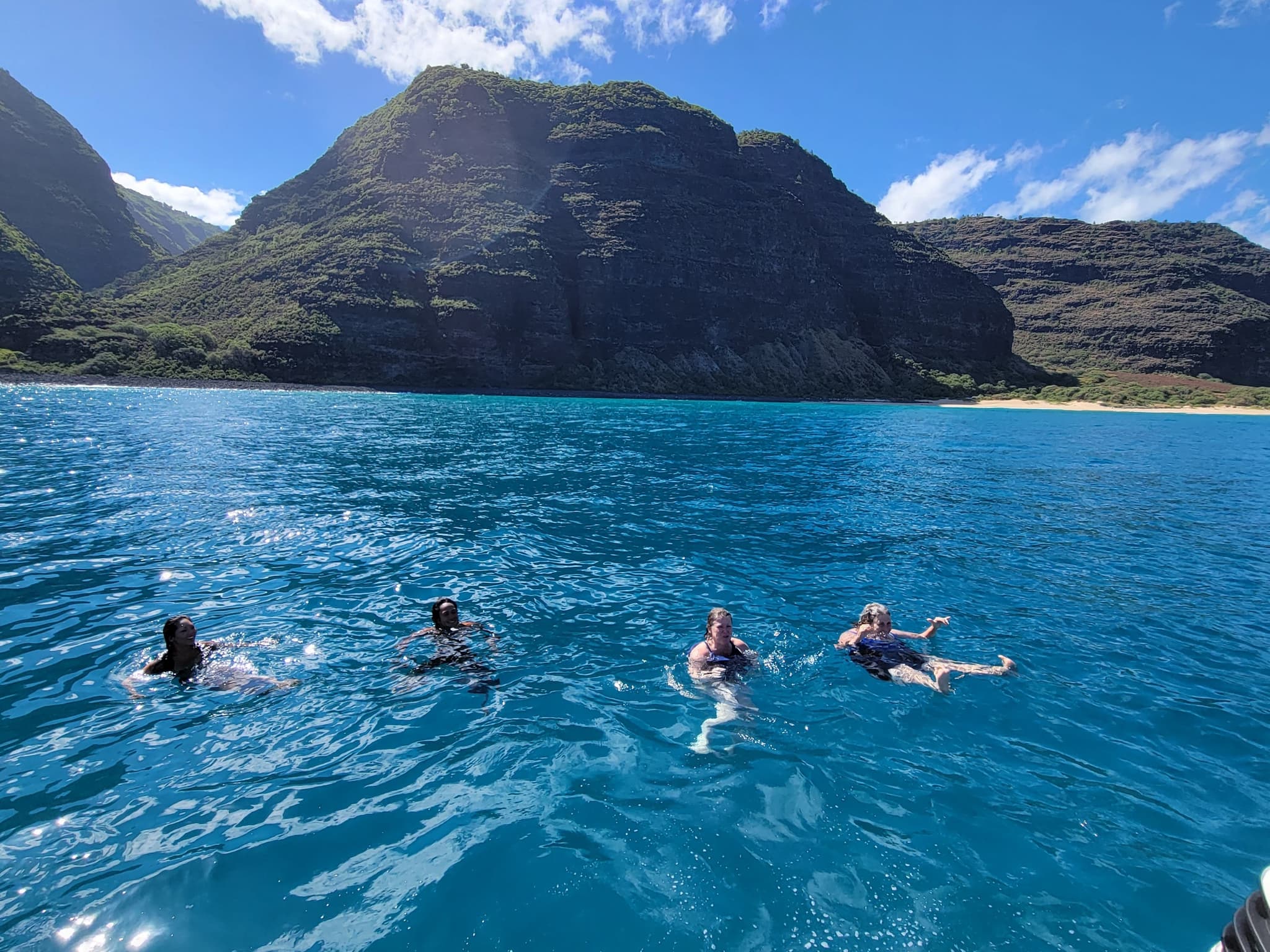 Na Pali Coast - Group Tour - on the Amelia K from Port Allen