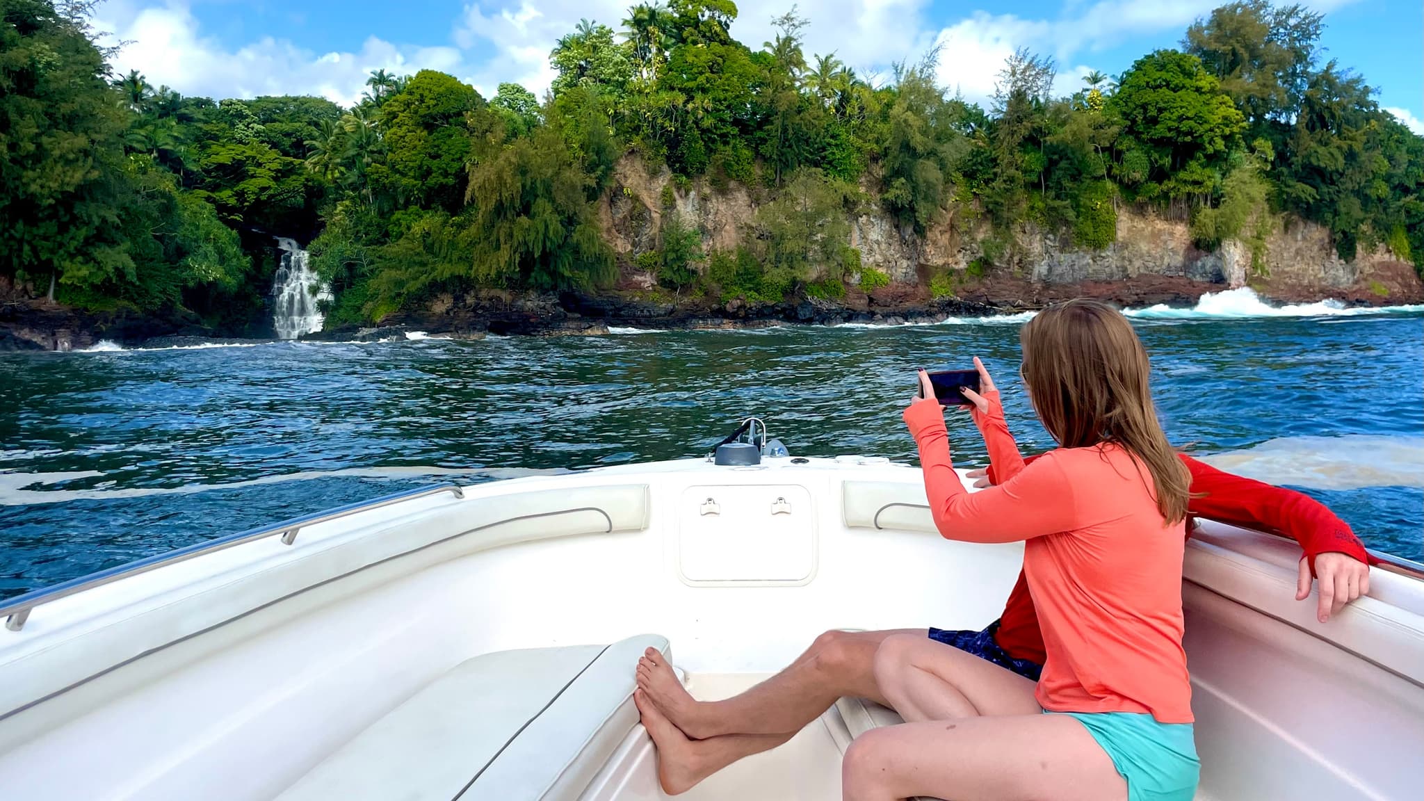 Cliffs of Hawai’i Onomea Waterfall Cruise