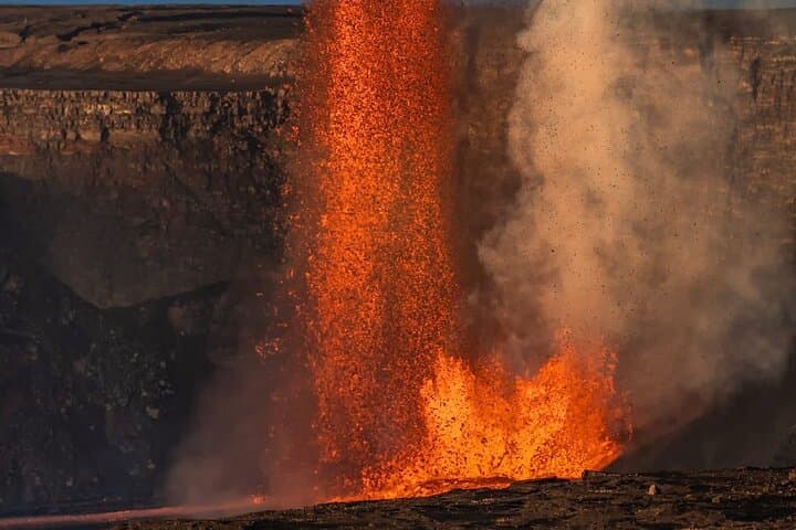 Guided 3-Hour Hike in Volcanoes National Park