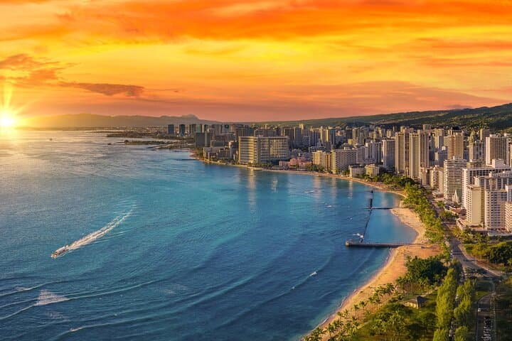 Sunset Cruise along Waikiki Coastline