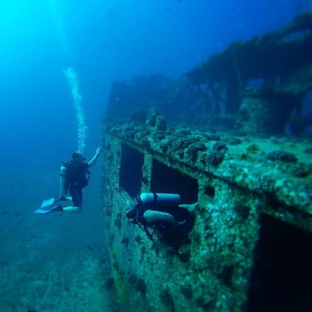 2 Tank Shipwreck and Reef Dives - Waikiki