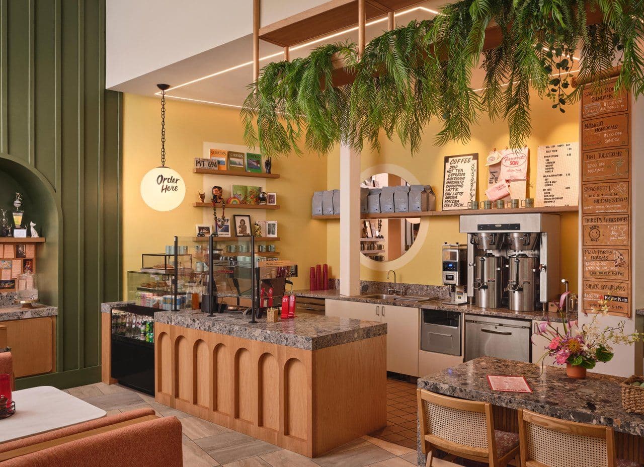 Favorite Son Cafe at The Ambassador. Courtesy of The Ambassador Hotel of Waikiki.