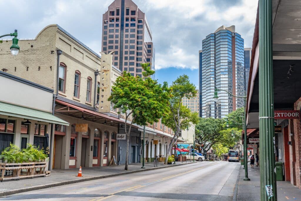 Architecture of buildings in the Chinatown neighborhood, along historic Hotel Street.2142962965 hateii hawiia hawaii. hawaiii hawiaii hwaii hawaai hawall hawii hawwai hawwaii hawwii hiwaii haiwaii hawia hawwi