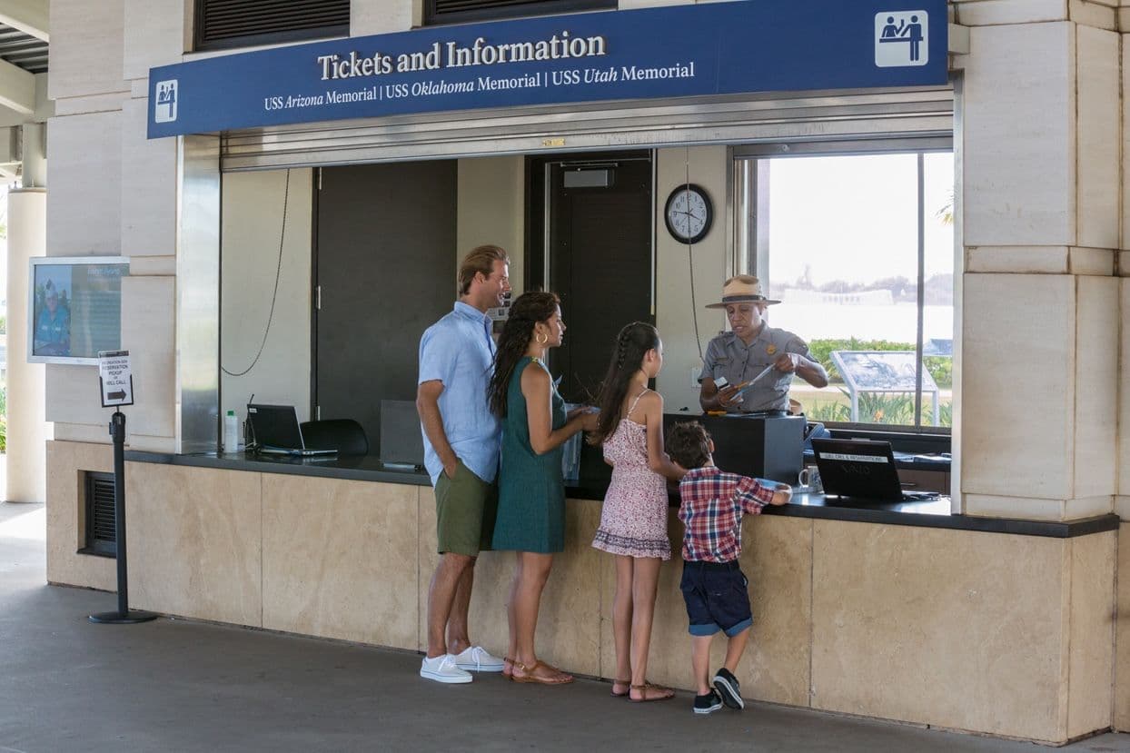 Pearl Harbor Visitors Center. Photo by Tor Johnson, courtesy of Hawaiʻi Tourism Authority.