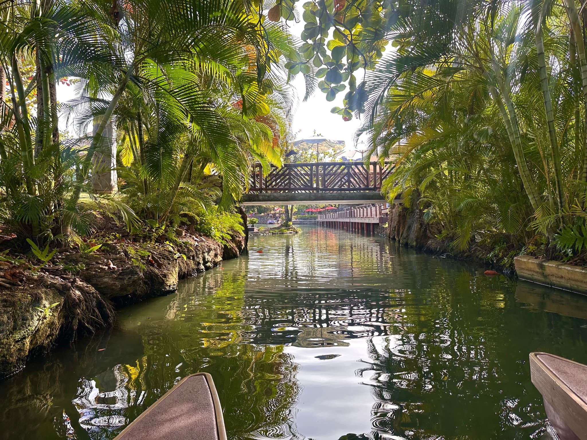 The canoe tour. Photo by Sarah Burchard.