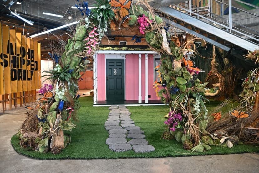 A New Immersive Mural Exhibition Brings Street Art to Waikīkī