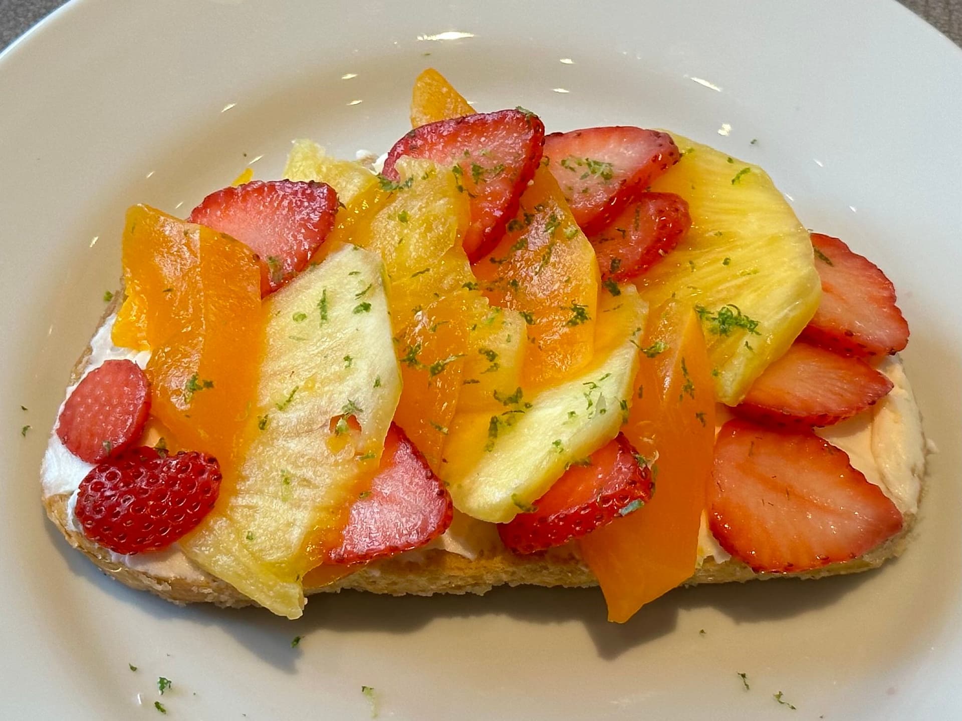 sliced fruit on toast