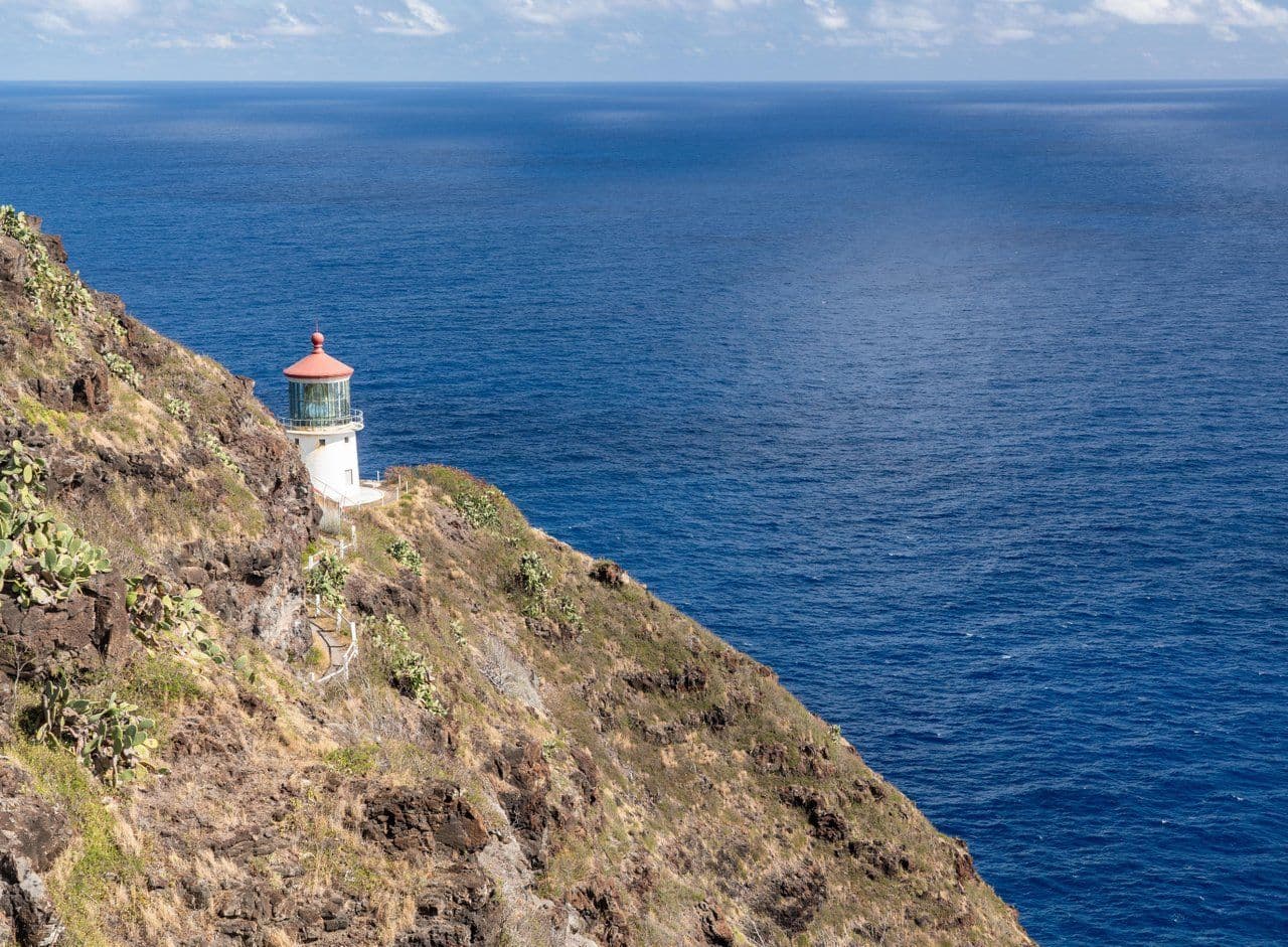 Makapuʻu Lighthouse. Photo by Nature's Charm (Shutterstock).
