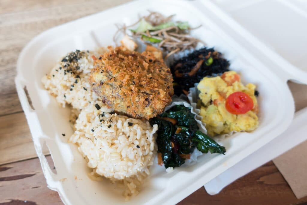 Hawaiian style takeout plate lunch, with rice, meat, and vegetableshateii hawiia hawaii. hawaiii hawiaii hwaii hawaai hawall hawii hawwai hawwaii hawwii hiwaii haiwaii hawia hawwi 2074687825